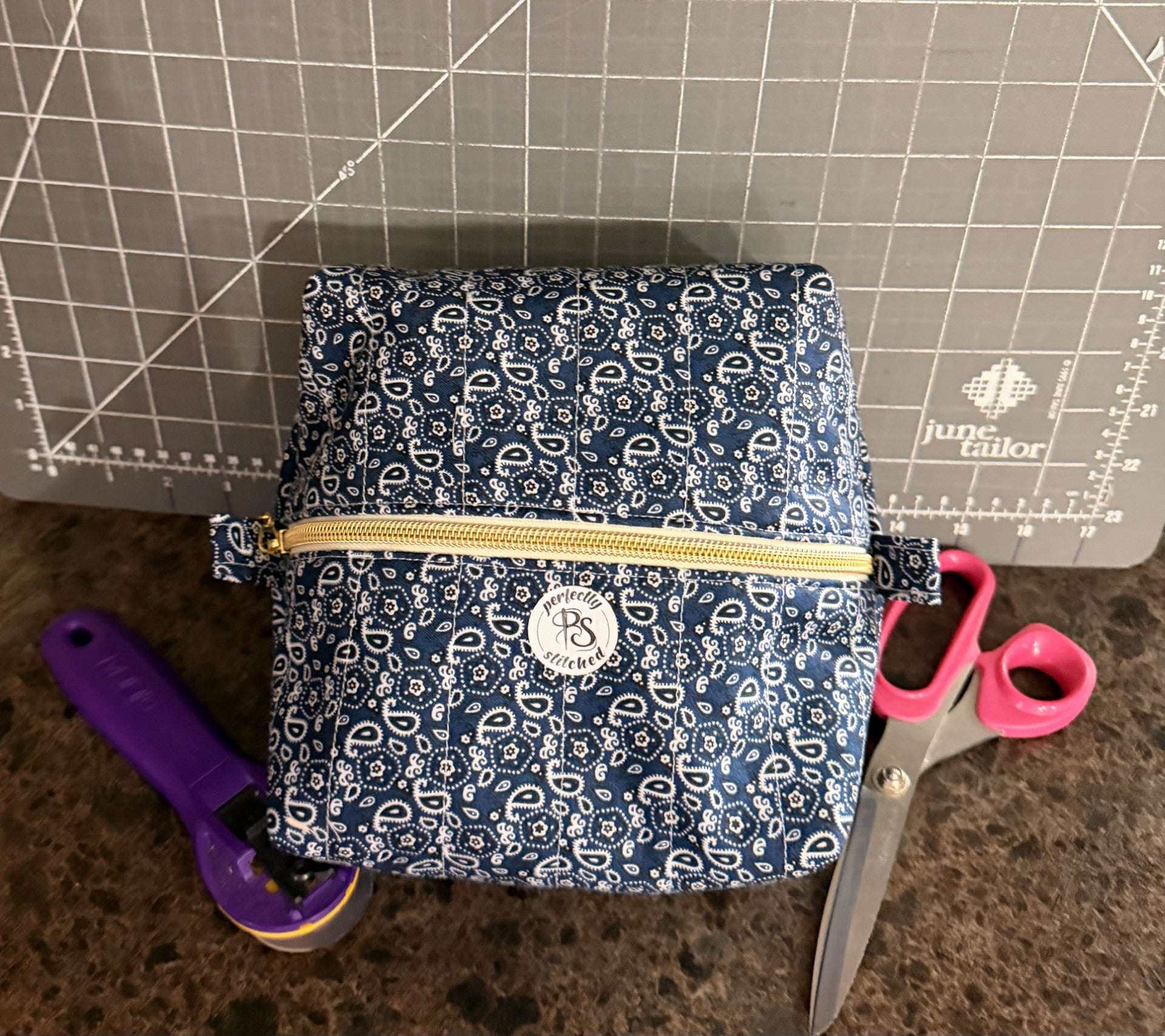 Boxy Bag-Kerchief Blue-Size Md