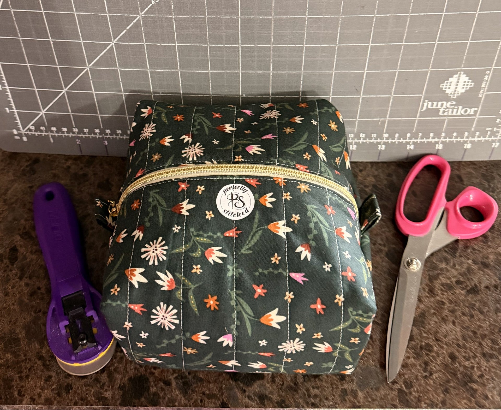 Boxy Bag-Forest Green Floral-Size Md
