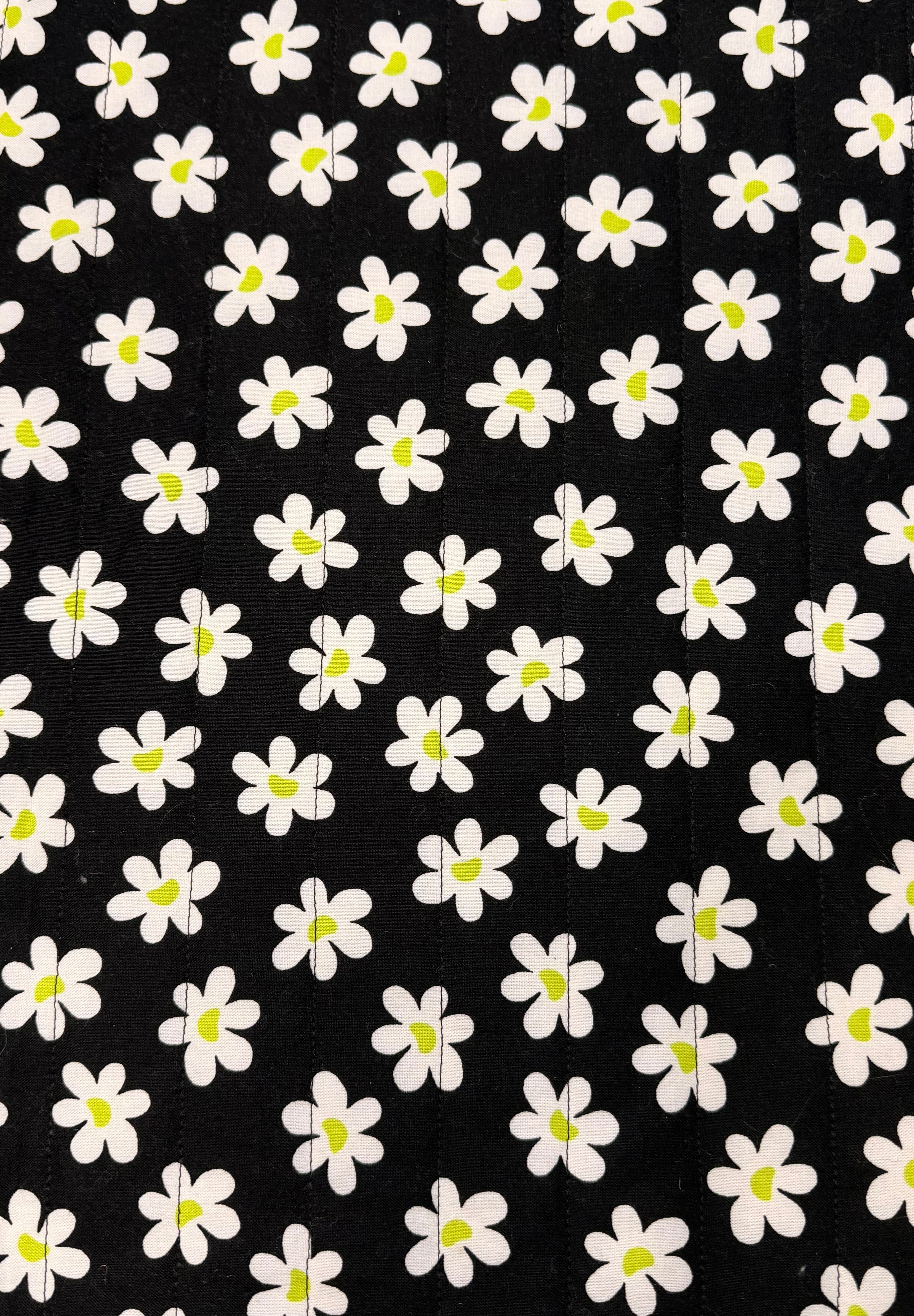 Boxy bag-White Daisy on black-size Md